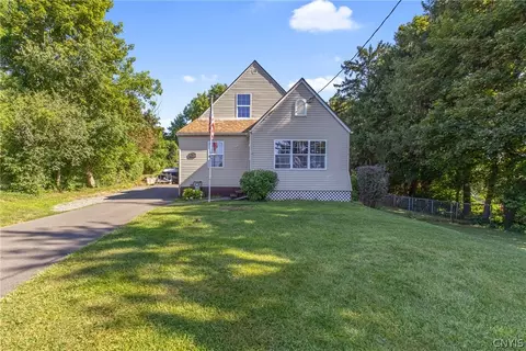 200 Knapp Rd, Geddes, NY 13219