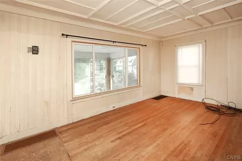 Living - 180 Chaffee Ave, Syracuse, NY 13207 photo 4 of 8