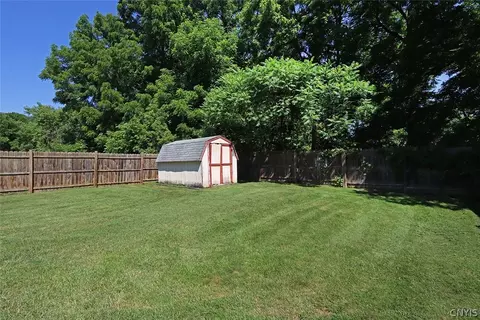 Exterior - 180 Chaffee Ave, Syracuse, NY 13207 photo 10 of 12