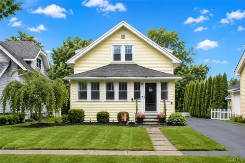 241 East Ave, Minoa, NY 13116