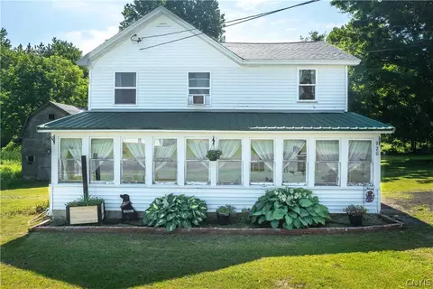 920 Silk Rd, Volney, NY 13069