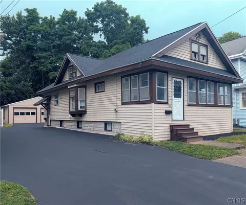105 Peck Ave, Syracuse, NY 13206