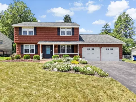 419 Blueberry Ln, Geddes, NY 13219