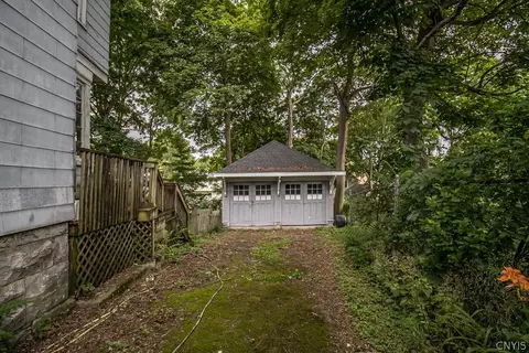148 Clairmonte Ave, Syracuse, NY 13207 photo 4