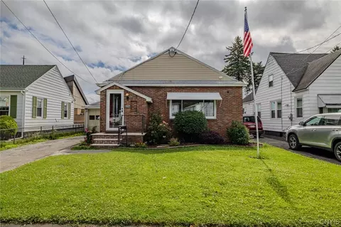 107 Brookland Dr, Salina, NY 13208