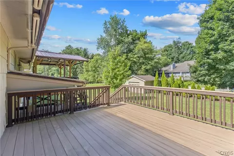 Exterior - 7895 Dewitt Dr, Lysander, NY 13027 photo 5 of 7