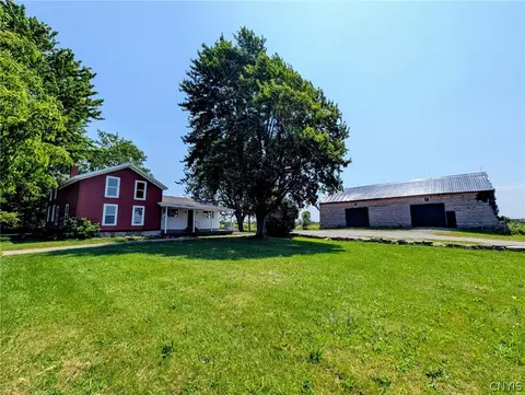 30252 Burnt Rock Rd, Cape Vincent, NY 13618
