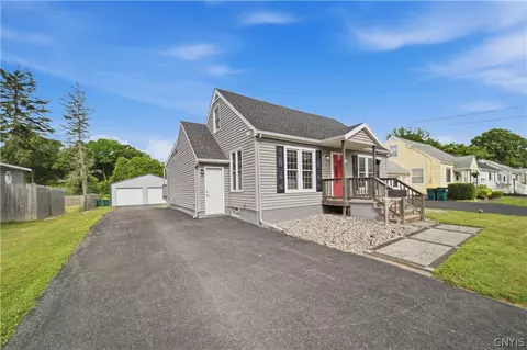 107 Edden Ln, Syracuse, NY 13212