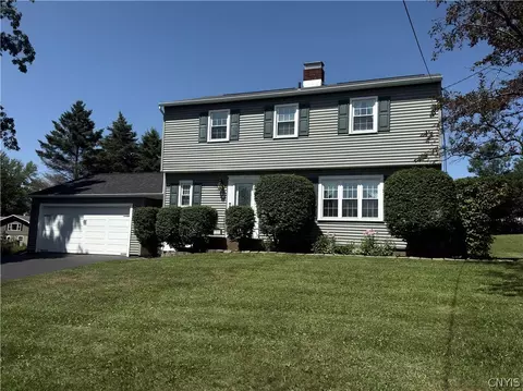 22 Mccracken Dr, Oswego, NY 13126