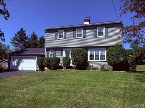 22 Mccracken Dr, Oswego, NY 13126