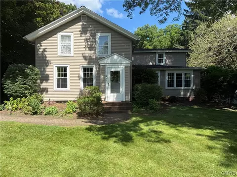 4 Lynacres Blvd, Fayetteville, NY 13066 photo 1