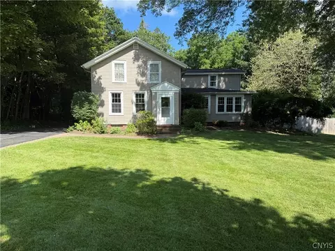 4 Lynacres Blvd, Fayetteville, NY 13066 photo 2
