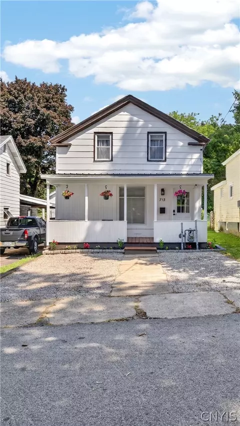 713 Seneca St, Fulton, NY 13069