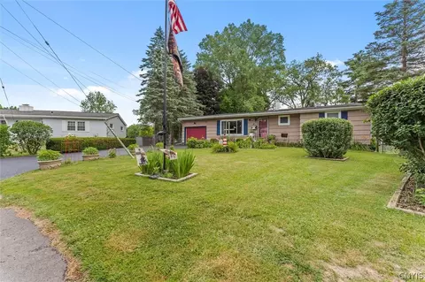 Exterior - 4 Apple Tree Ln, Liverpool, NY 13090 photo 1 of 9