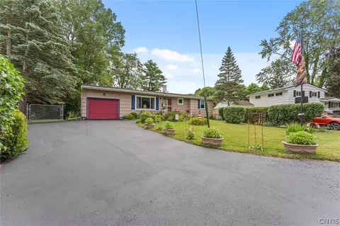 Other - 4 Apple Tree Ln, Liverpool, NY 13090 photo 4 of 17