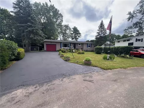 Other - 4 Apple Tree Ln, Liverpool, NY 13090 photo 2 of 17