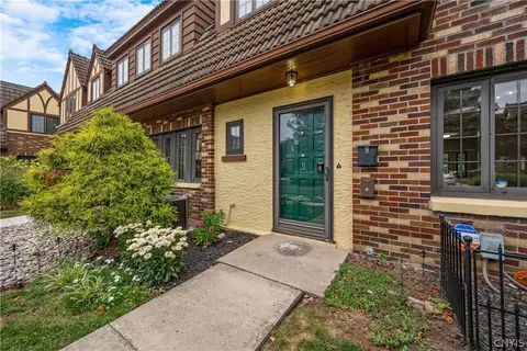 3401 James St #9, Syracuse, NY 13206
