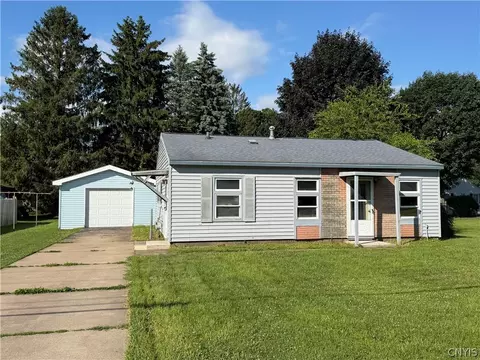 35 Bakeman St, Fulton, NY 13069