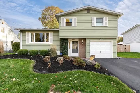 4162 Birchwood Dr S, Liverpool, NY 13090
