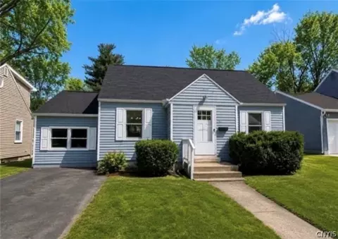 15 Woodlawn Ave E, Utica, NY 13501