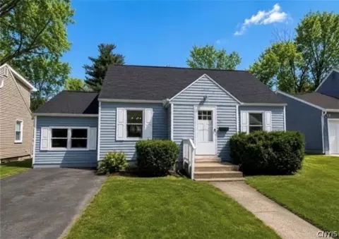 15 Woodlawn Ave E, Utica, NY 13501