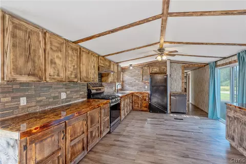 31 Springbrook Rd, Pulaski, NY 13142 photo 8