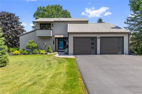 4424 Belleflower Cir, Onondaga, NY 13215