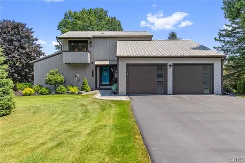 4424 Belleflower Cir, Onondaga, NY 13215
