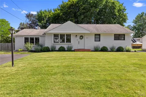313 Forsythe St, Camillus, NY 13031