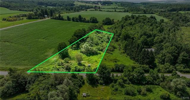 Number 4 Road W, Pompey, NY 13104