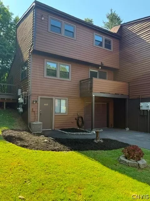 665 Idlewood Blvd N, Van Buren, NY 13027
