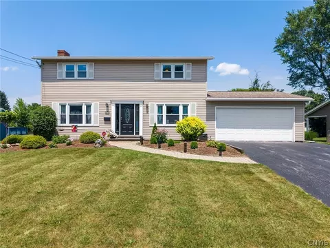 614 W Granger Rd, Geddes, NY 13219