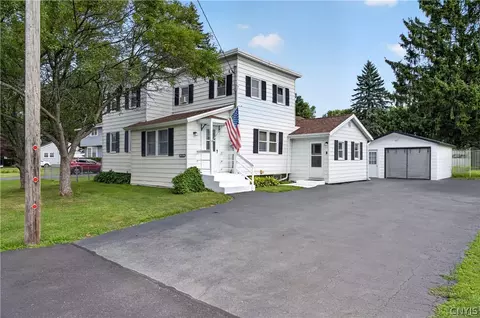 6368 Lakeshore Rd, Cicero, NY 13039