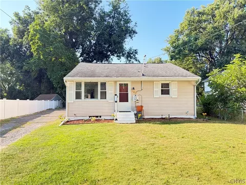 125 Campbell Rd, Salina, NY 13211