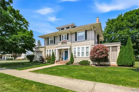 1527 Mohawk St, Utica, NY 13501