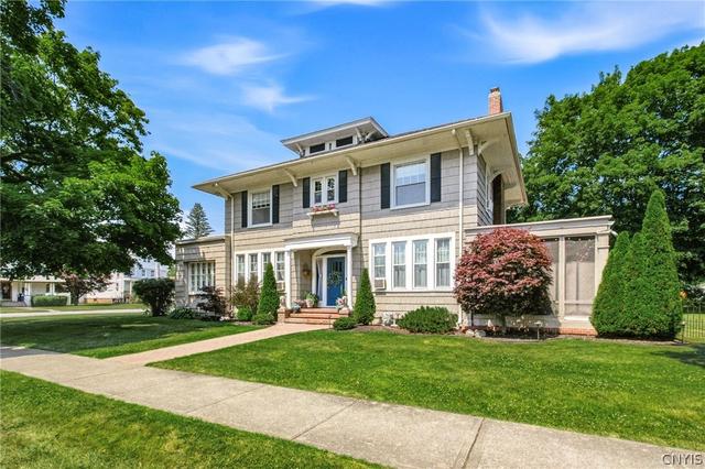 1527 Mohawk St, Utica, NY 13501