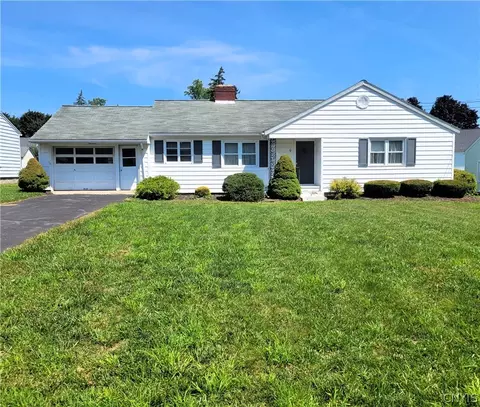 9 Melrose Pkwy, Owasco, NY 13021