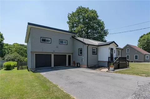 247 W Main St, Watertown, NY 13601