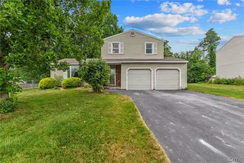 5497 Fortuna Pkwy, Clay, NY 13041