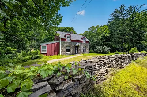 5352 Onondaga Rd, Camillus, NY 13031