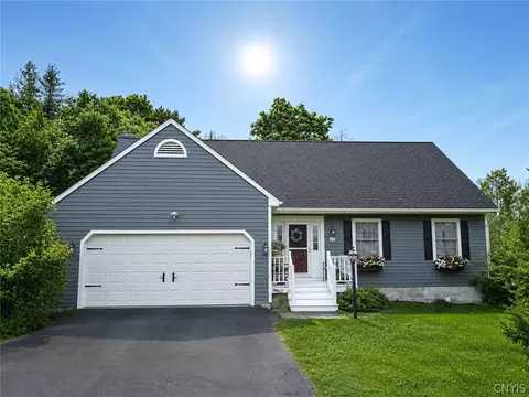 12 Gillette Ln, Cazenovia, NY 13035