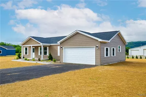 152 Westgate Dr, Utica, NY 13502