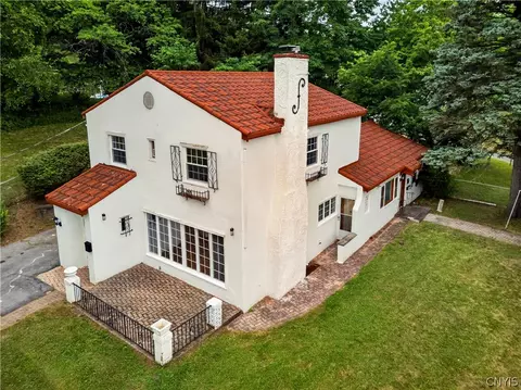 799 Woods Rd, Geddes, NY 13209