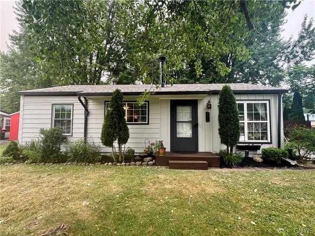 221 Bump Dr, Van Buren, NY 13209