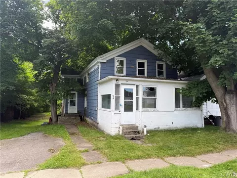 94 E Schuyler St, Oswego, NY 13126