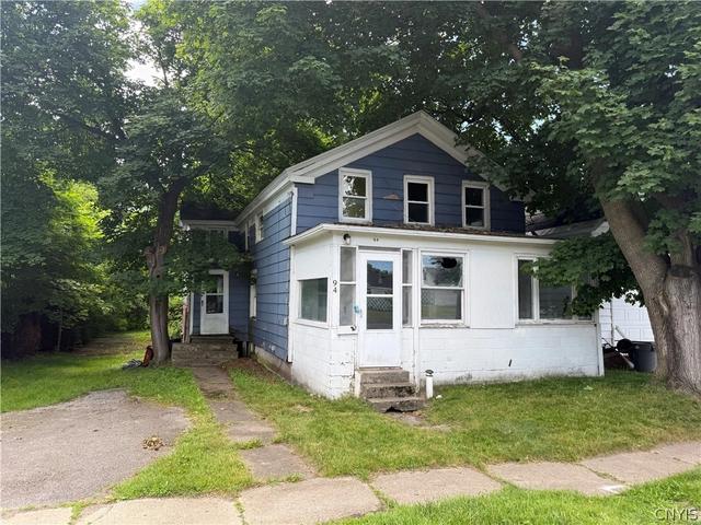 94 E Schuyler St, Oswego, NY 13126