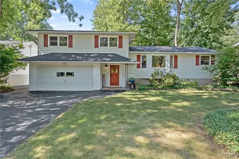 211 Donlin Dr, Salina, NY 13088