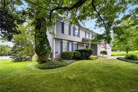 4932 Tinderbox Cir, Manlius, NY 13104