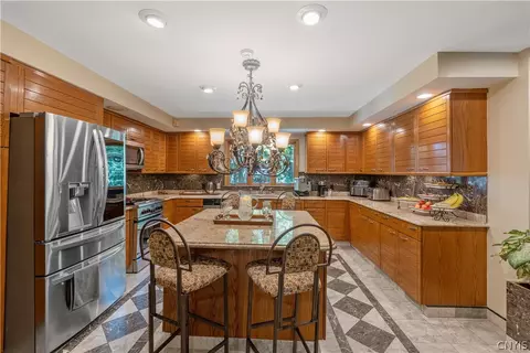 Kitchen - 6909 Shalimar Way, Fayetteville, NY 13066 photo 4 of 6