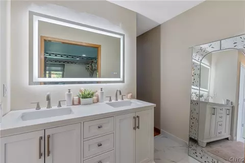 Bath - 6909 Shalimar Way, Fayetteville, NY 13066 photo 4 of 6